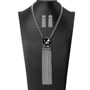 NWT 2022 Zi Collection Set. Chunky necklace with a hematite type stone. Pretty!!